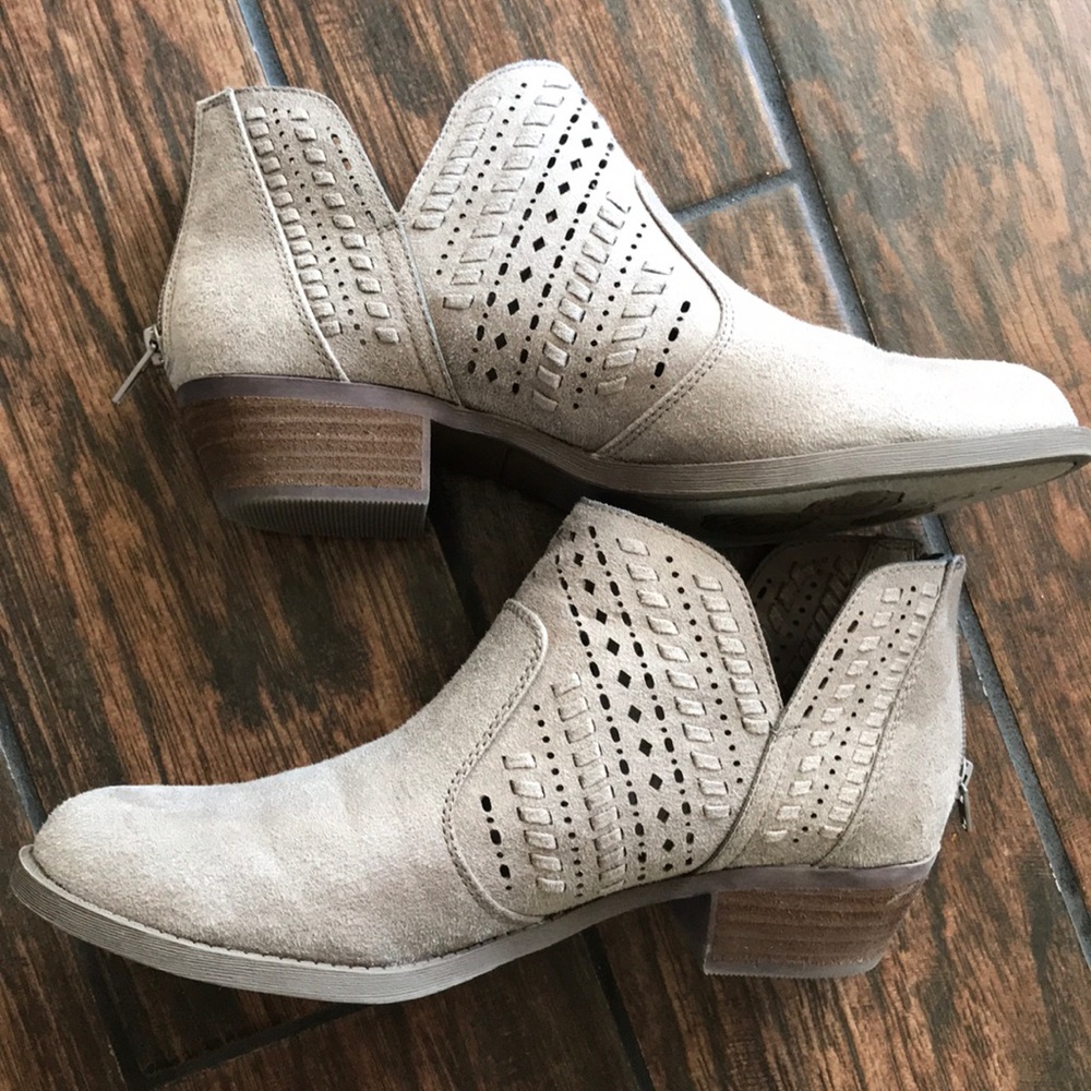 Carlos Santana Bentley ankle boots